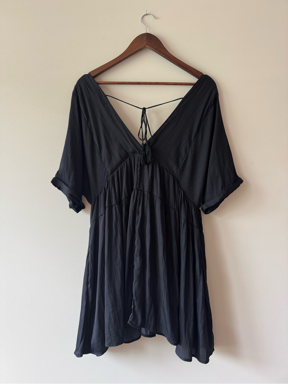 Vestique Black Dress - Picture 4 of 5